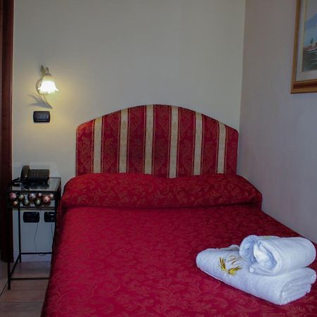 Hotel Sicilia Milano Exteriör bild